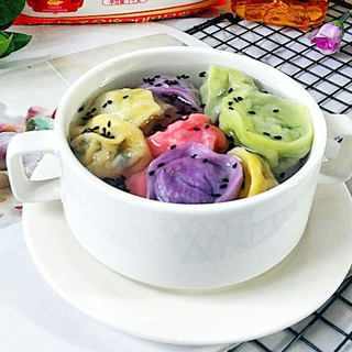 美味彩色饺子