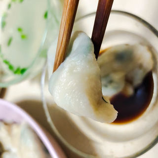一道清淡的韭菜鸡蛋饺子，当天吃，不宜留第二天，热气腾腾的，暖冬的美食，爱吃的美女们试试吧！