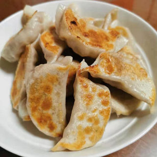 白菜小葱猪肉水煎饺