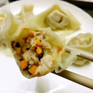 胡萝卜鲜虾猪肉水饺