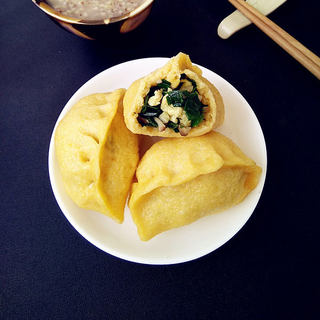 韭菜鸡蛋香菇馅发面蒸饺