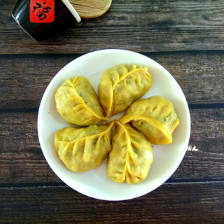 玉米面荠菜鸡蛋馅煎饺