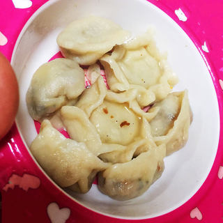 祥瑞餐桌大虾胡萝卜儿童水饺