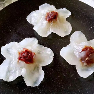 玫瑰酱梅花蒸饺