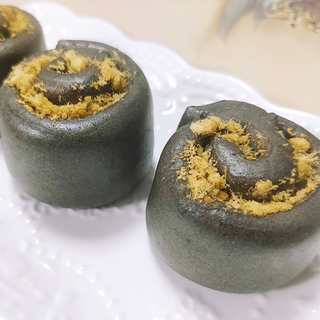 黑芝麻肉松馒头