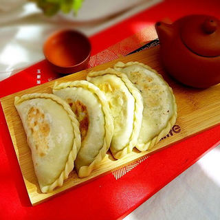 香菇韭菜煎饺子