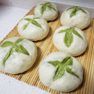 双色开花菠菜汁馒头
