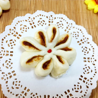 #新春花开#奶香枣泥梅花包