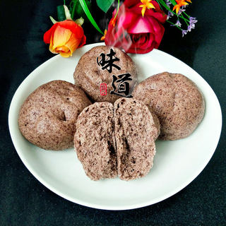 黑香米面馒头