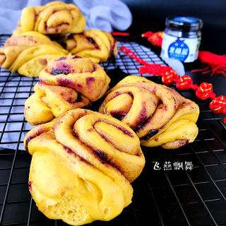 蓝莓酱南瓜花卷