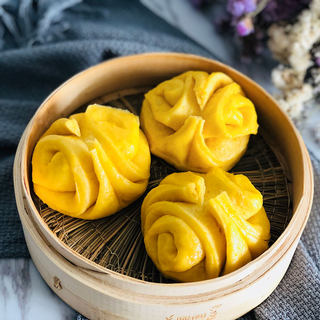 南瓜甜花卷