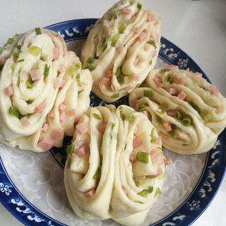 葱花火腿花卷
