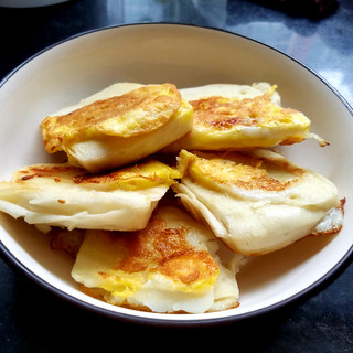 “家乡美食”鹌鹑蛋煎馒头片