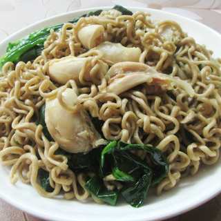 热拌琵琶腿肉菠菜荞麦面