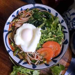菠菜鸡蛋酸汤面