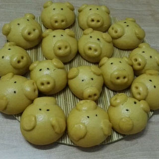 南瓜黄金招财猪馒头