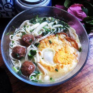 牛肉丸鸡蛋面