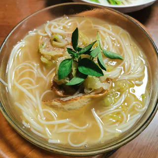 鲮鱼蛋卷汤面