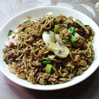 肉末蘑菇炒荞麦面
