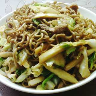 肉丝茭白牛心菜炒荞麦面