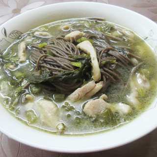 咸菜鸡腿肉荞麦面