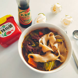 韩式辣酱牛腩刀削面