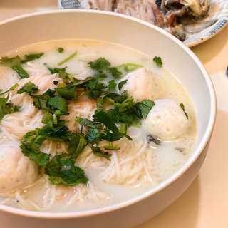 鲫鱼汤面