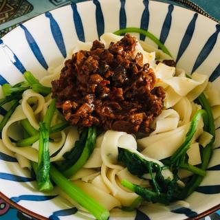 香菇牛肉酱拌面