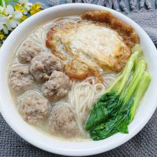 荷包蛋肉丸面
