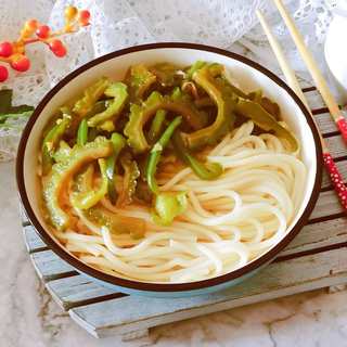 凉瓜青椒拌面