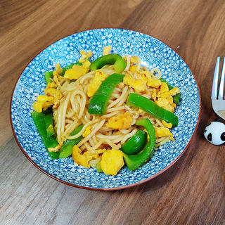 青椒鸭蛋拌面
