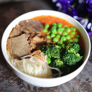 卤牛肉豌豆面