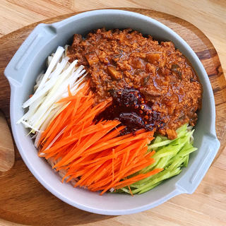 土猪肉炸酱面