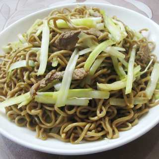 肉丝韭黄炒荞麦面