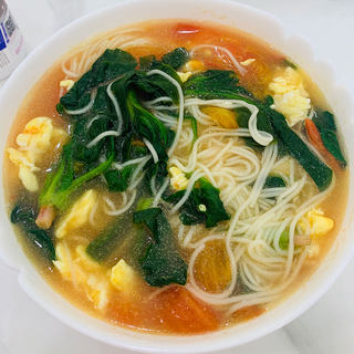 西红柿鸡蛋菠菜面