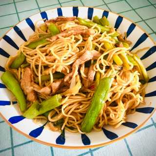 铁锅梅豆焖面