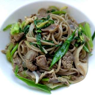 鸡杂荞麦面
