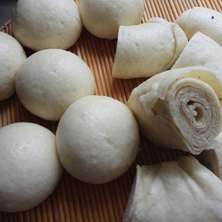 椒盐千层卷和馒头