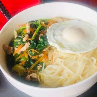 菠菜肉丝汤面