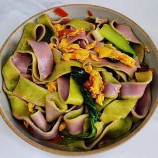 西红柿鸡蛋彩虹面条