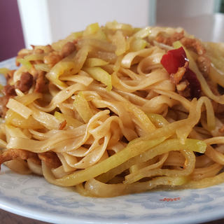 白萝卜丝肉丝卤面
