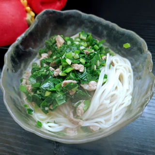 肉丁韭菜打卤面