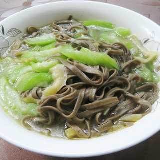 榨菜丝棱角丝瓜荞麦面