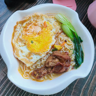 鸡翅煎蛋泡面