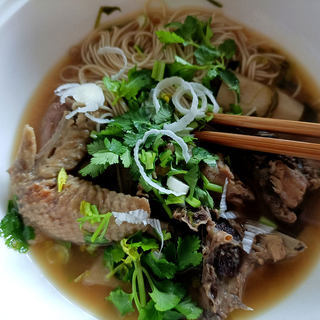 “热汤面”山药鸡汤面
