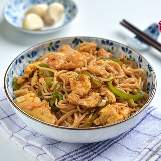 鸡蛋青椒炒面