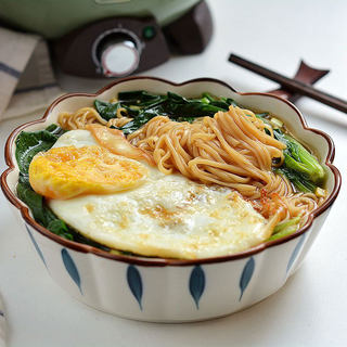 煎蛋菠菜汤面