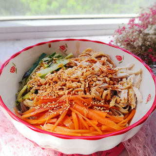 鸡丝凉面