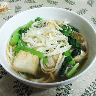 鱼豆腐菜芯汤面