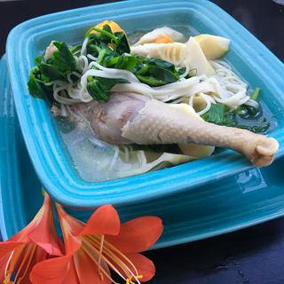 豌豆尖春笋鸡汤面